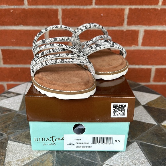 NIB Diba True Cedar Cove Snake Print Slip On Sandal Size 8.5 - Picture 2 of 5